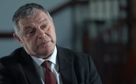 യുകെ എംപി മൈക്ക് ഏംസ്ബറി ആക്രമണ കേസിൽ രാജിവെക്കുന്നു