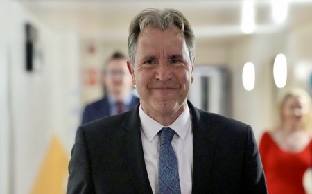 ലേബർ പാർട്ടി എംപി ഡാൻ നോറിസ് ലൈംഗിക കുറ്റാരോപണങ്ങളിൽ അറസ്റ്റിൽ