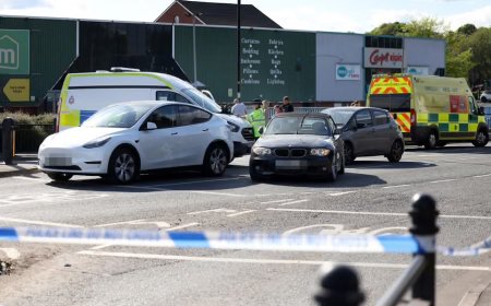 റോച്‌ഡെയ്‌ലിൽ വാഹനാപകടം: നാല് പേർക്ക് പരിക്ക്, ഡ്രൈവർ കൊലപാതകശ്രമത്തിന് അറസ്റ്റിൽ