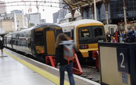 ലണ്ടനിൽ ബാങ്ക് ഹോളിഡേ വീക്കെൻഡിൽ ട്രെയിനുകളും ട്യൂബും അടച്ചിടും