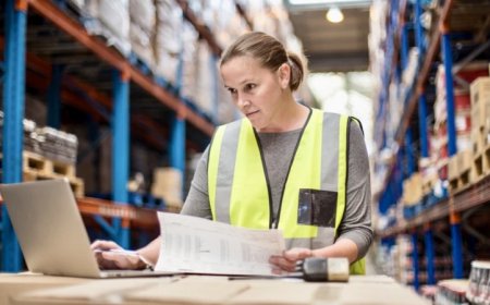 യുകെയിൽ തൊഴിൽ അവസരങ്ങൾ കുറയുന്നു; തൊഴിലില്ലായ്മ നിരക്ക് ഉയരുന്നു നാഷണൽ ഇൻഷുറൻസ് വർധനയും മിനിമം വേതന വർധനയും കമ്പനികളെ പ്രതിസന്ധിയിലാക്കുന്നു