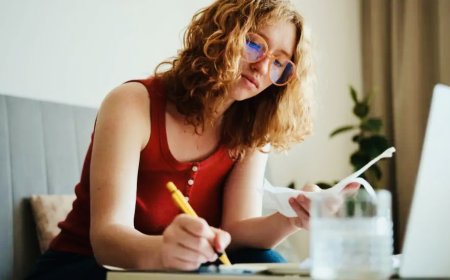 ബാങ്ക് ഓഫ് ഇംഗ്ലണ്ട് അടുത്ത പലിശനിരക്ക് തീരുമാനം ഇന്ന് പ്രഖ്യാപിക്കാനിരിക്കെ, നിരക്ക് 4.25%ൽ തുടരുമെന്നാണ് വിപണി പ്രതീക്ഷ