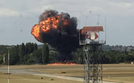 ലണ്ടൻ സൗത്തെൻഡ് വിമാനത്താവളത്തിൽ ചെറുവിമാനം തകർന്നുവീണ് ഗുരുതര അപകടം