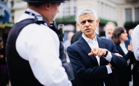 ലേബർ പാർട്ടി 2-0ന് പിന്നിൽ, എന്നാൽ തിരിച്ചുവരവിന് സമയമുണ്ടെന്ന് സാദിഖ് ഖാൻ