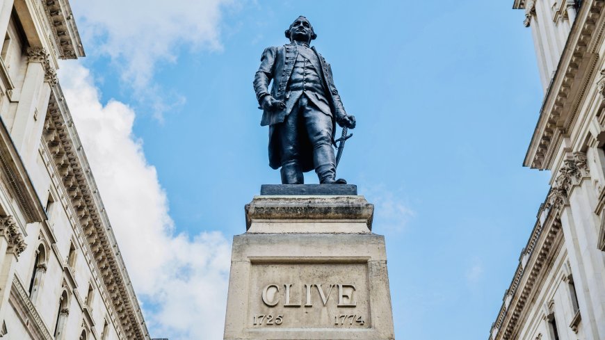 ബ്രിട്ടനിലെ വിദേശകാര്യ മന്ത്രാലയത്തിന് മുന്നിലെ ക്ലൈവ് പ്രതിമ: നീക്കം ചെയ്യണമെന്ന് ലേബർ പീർ; ഇന്ത്യൻ സന്ദർശകർക്ക് അപമാനമെന്ന് ആരോപണം