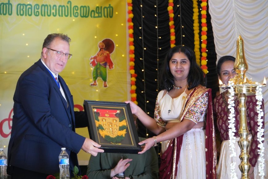 ചെണ്ടമേളത്തിന്റെ താളവും തിരുവാതിരയും ടിനി ടോമിന്റെ കോമഡി മ്യൂസിക് നൈറ്റും: ബാൺസ്‌ലി മലയാളികളുടെ ഓണാഘോഷം അവിസ്മരണീയമായി