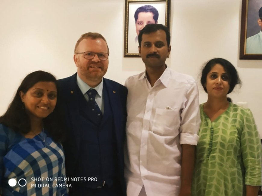 അനൂപ് ജേക്കബിന് ആശംസയുമായി സ്കോട്‌ലൻഡ് എംപി മാർട്ടിൻ ഡേ; ‘പാമ്പാക്കുട ബന്ധം’ സോഷ്യൽ മീഡിയയിൽ ശ്രദ്ധ നേടി